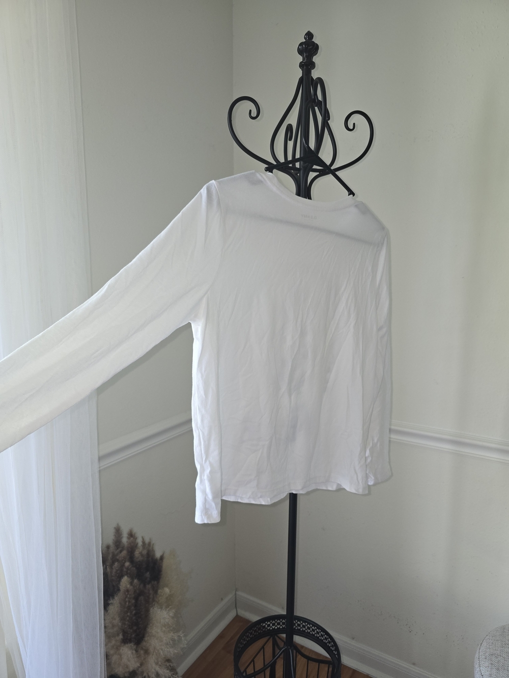 Old Navy White Long-Sleeve Graphic Tee with Lavender Print - Picture 6 of 7